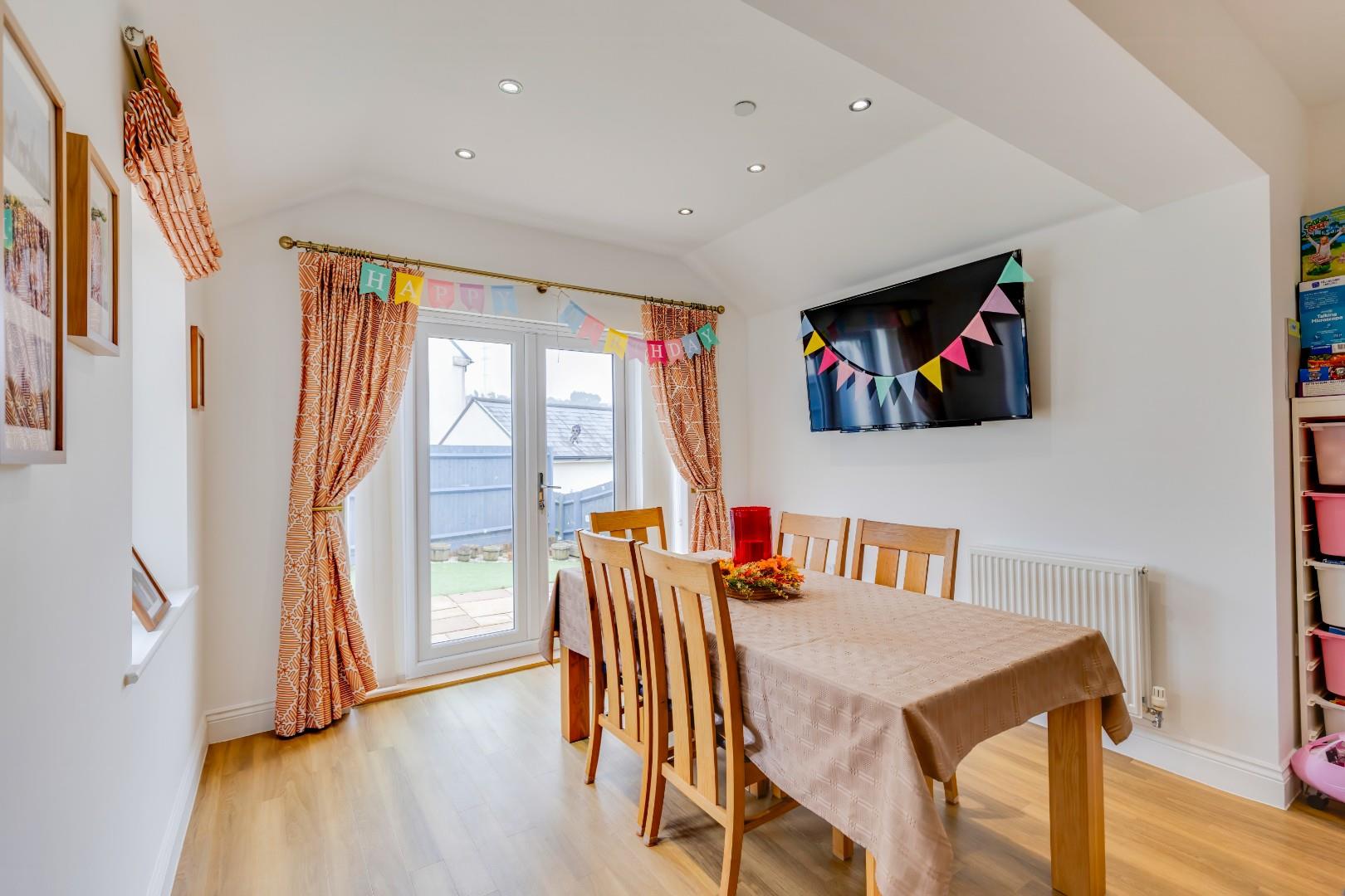 30 Court Close, Aberthin, Nr Cowbridge, Vale of Glamorgan, CF71 7EH